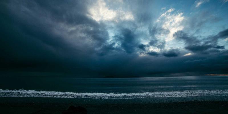 技术博客如何构建高价值邮件列表：前端开发者的学习资源与社群培育指南